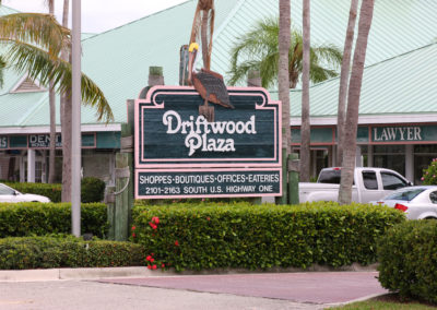 Driftwood Plaza Exterior Photo Jupiter FL US Route 1