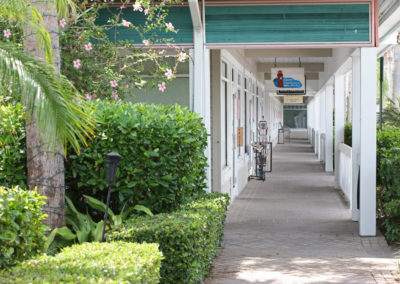 Driftwood Plaza Exterior Photo Jupiter FL US Route 1